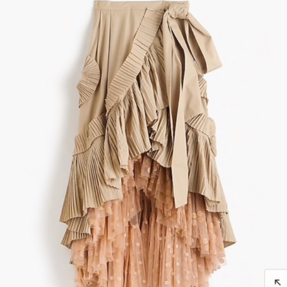 I AM LOOKING FOR THIS SKIRT